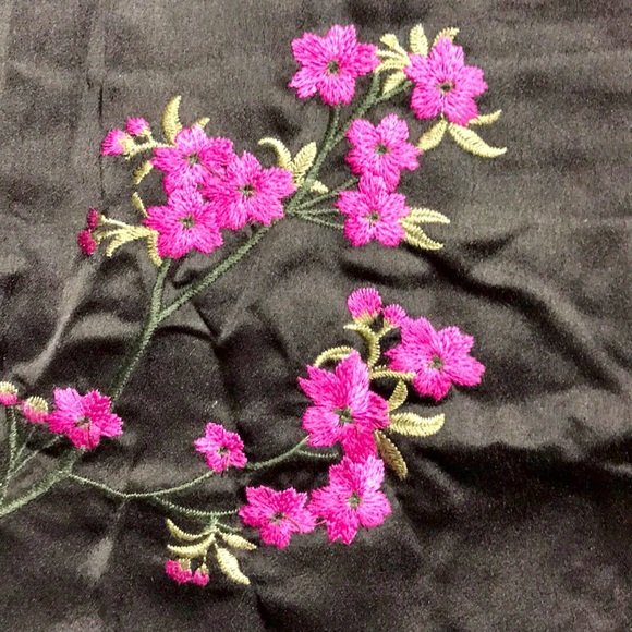 STUNNING Embroidered Jacket 3/4” sleeves - Picture 5 of 7